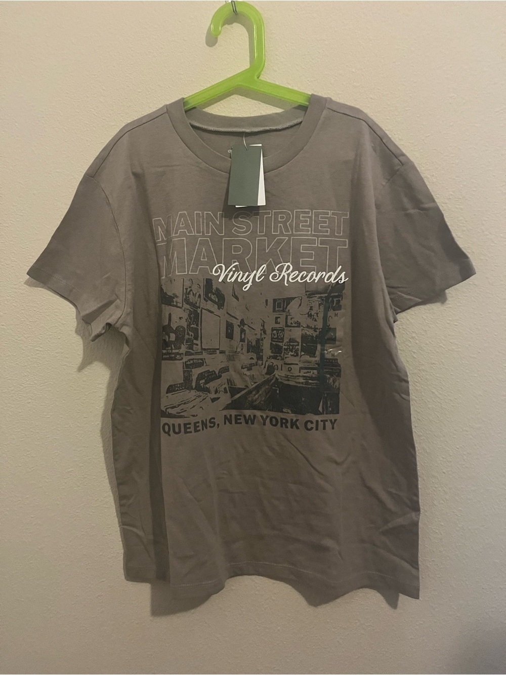 Doe brand taupe graphic tee